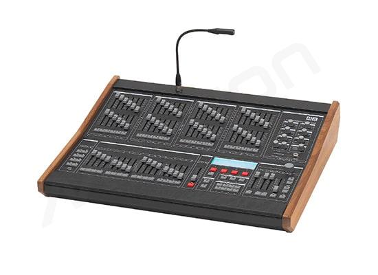 Photo Console traditionnelle light commander II 24-6 MALighting