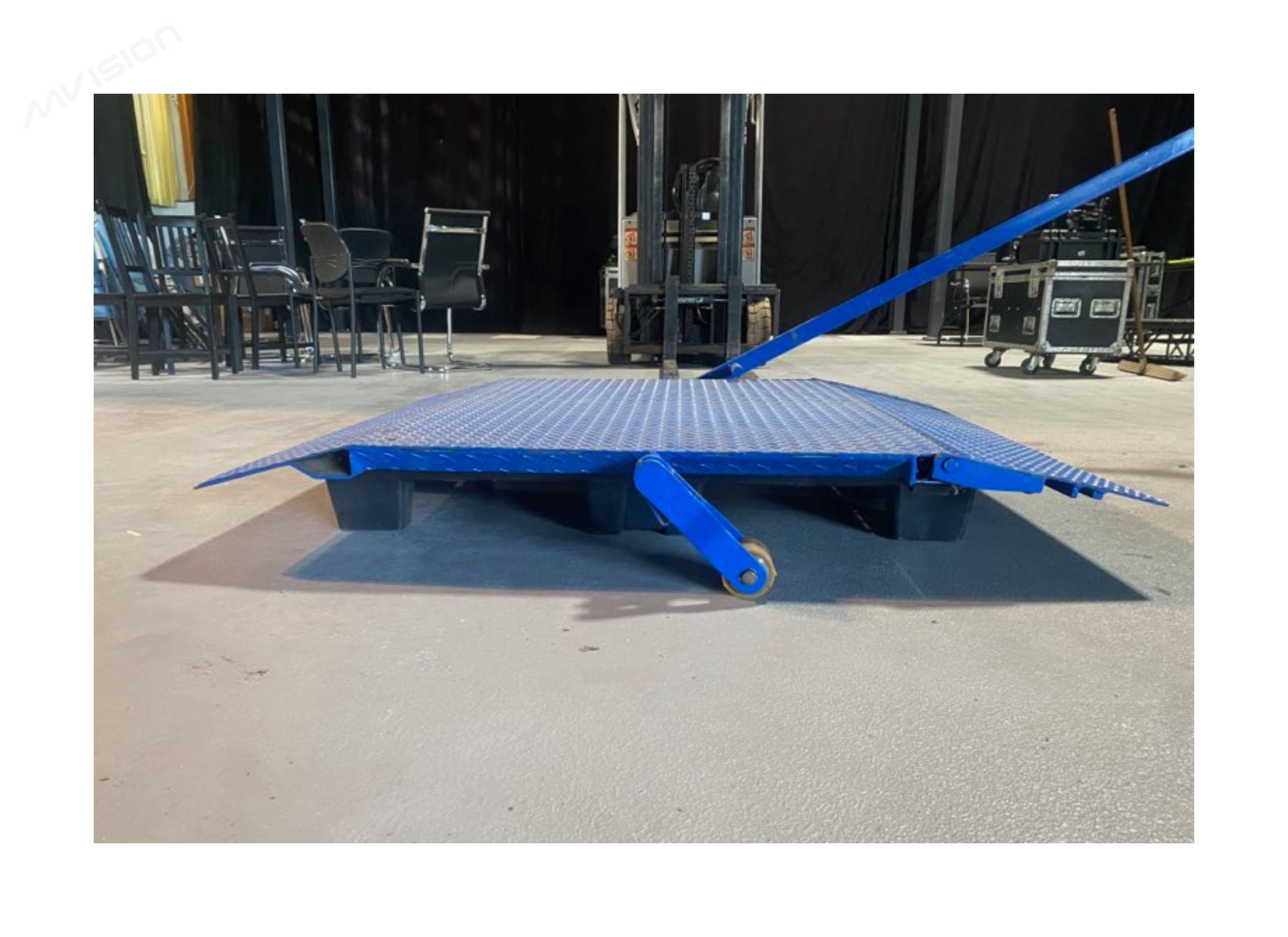Pont niveleur - Longueur Hors tout 1,5m - Force 4000 kg - Dénivelé 260 mm